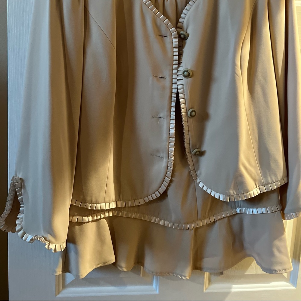 Women plus size suits size 18 & 20